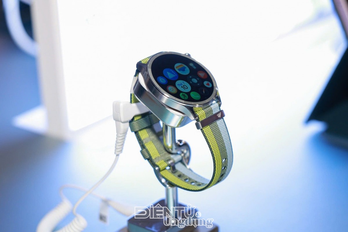 OPPO ra mắt bộ đôi tablet và đồng hồ thông minh mới