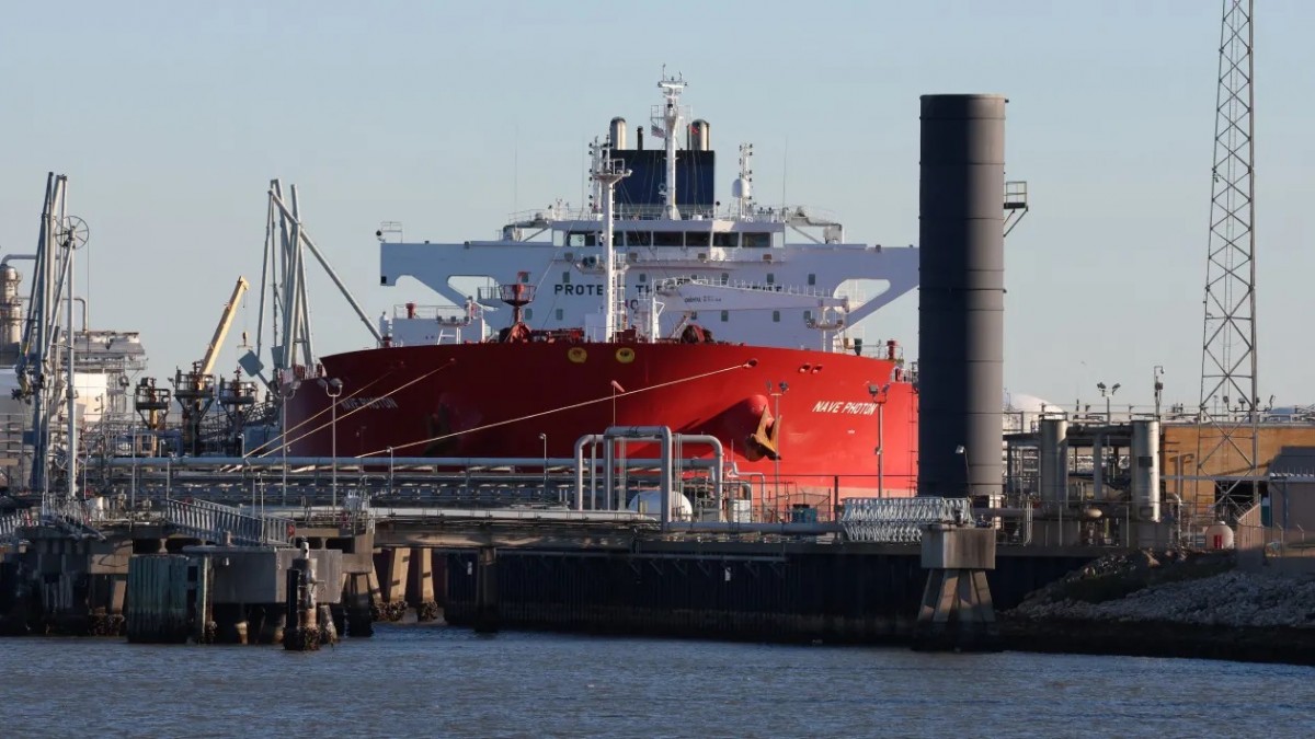 Giá dầu Venezuela tăng 30%