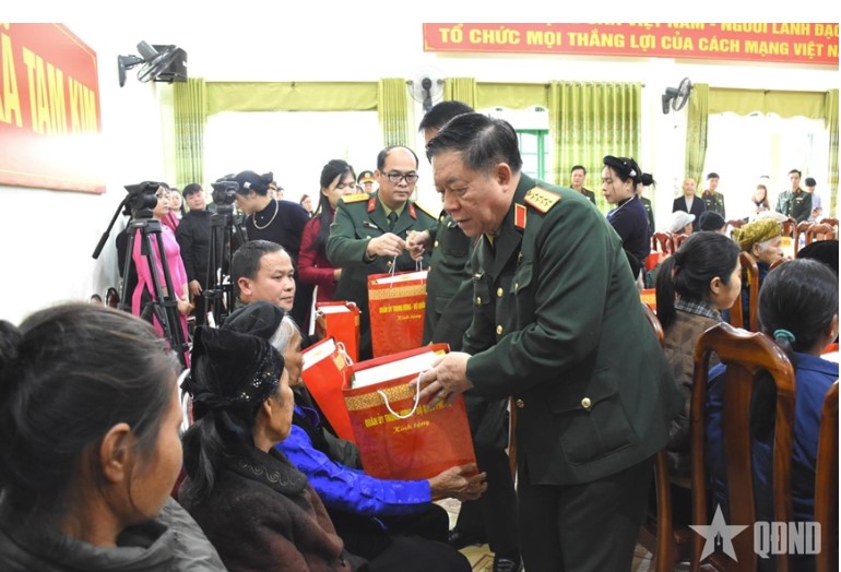 X&acirc;y dựng Đảng bộ Qu&acirc;n đội mẫu mực, ti&ecirc;u biểu, ngang tầm nhiệm vụ - Ảnh 2