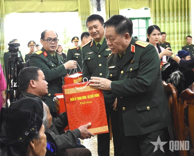 X&acirc;y dựng Đảng bộ Qu&acirc;n đội mẫu mực, ti&ecirc;u biểu, ngang tầm nhiệm vụ - Ảnh 3