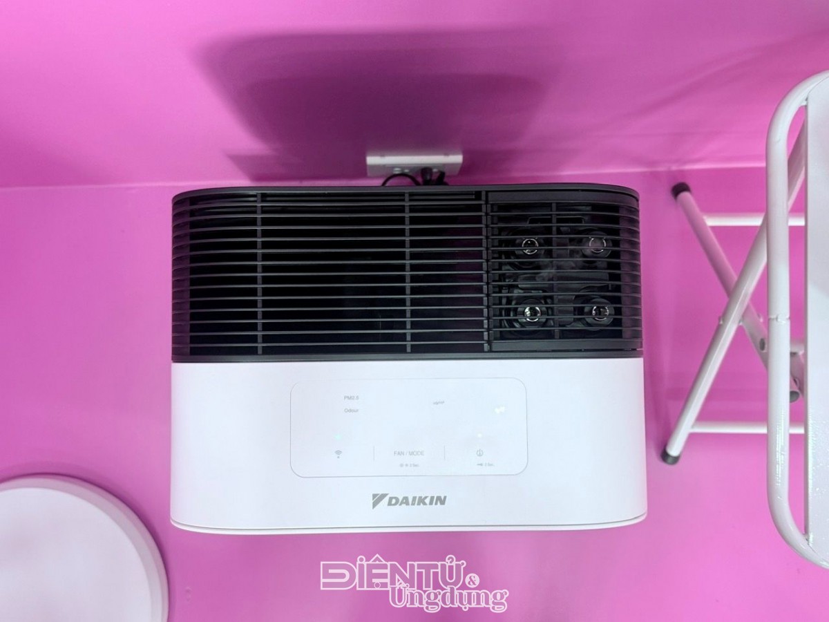 điều hòa không khí AIR CREATOR AC với thiết kế tối giản, siêu mỏng (185 mm) và tích hợp công nghệ kiểm soát không khí tiên tiến với 3 mức điều khiển độ ẩm