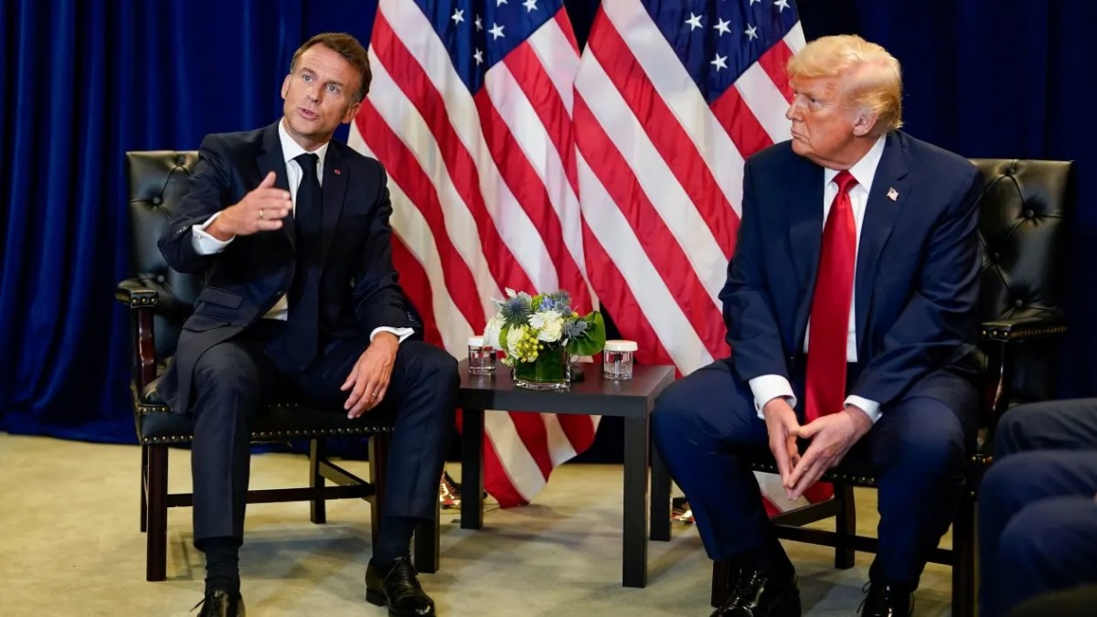 Trump dọa áp thuế 200% rượu vang Pháp