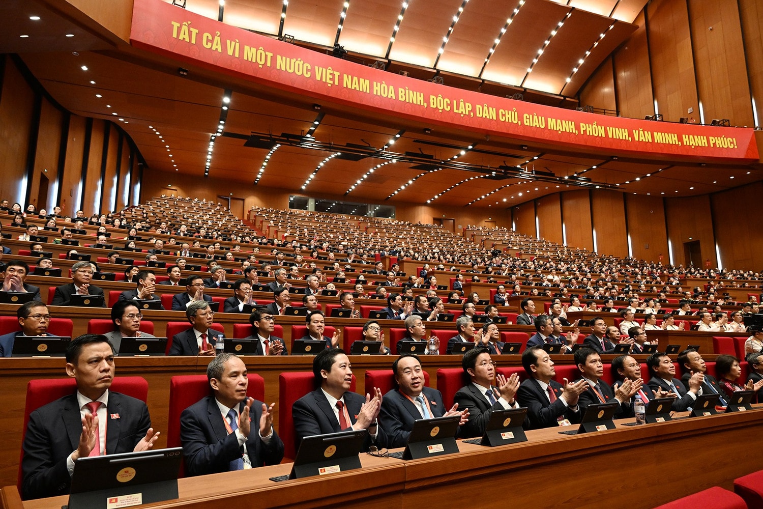 Tiến lên! Toàn thắng ắt về ta!