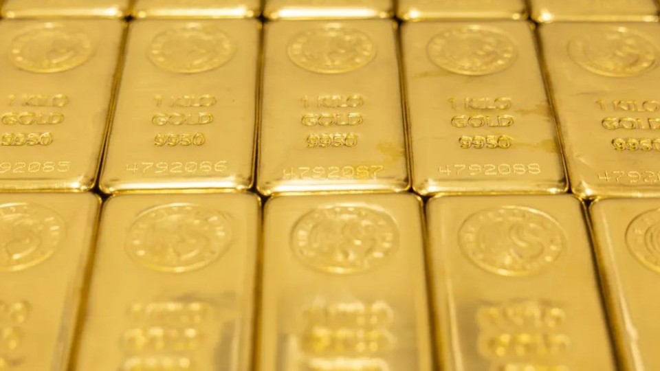 Giá vàng thế giới vượt mốc lịch sử 5.000 USD/ounce