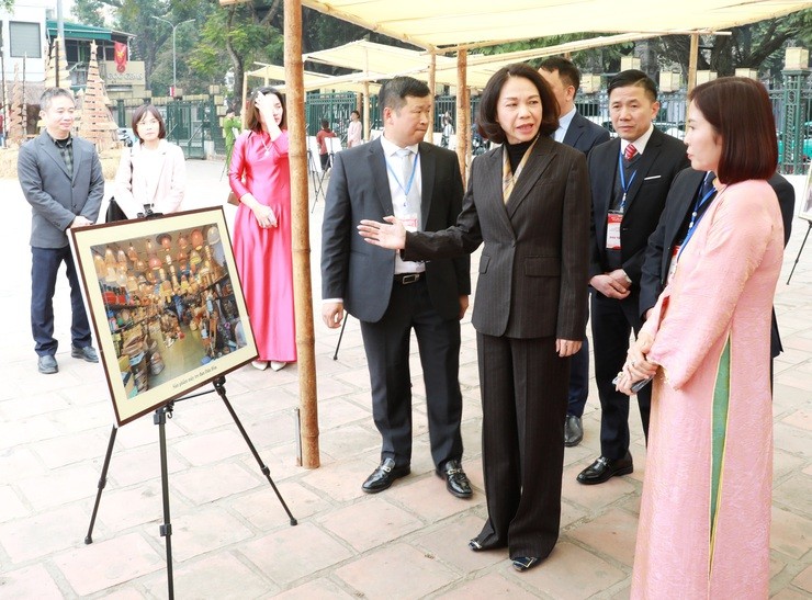 Làm rõ cội nguồn tổ tiên Đại thi hào Nguyễn Du gắn với làng Canh Hoạch (Hà Nội) Làm rõ cội nguồn tổ tiên Đại thi hào Nguyễn Du gắn với làng Canh Hoạch (Hà Nội)