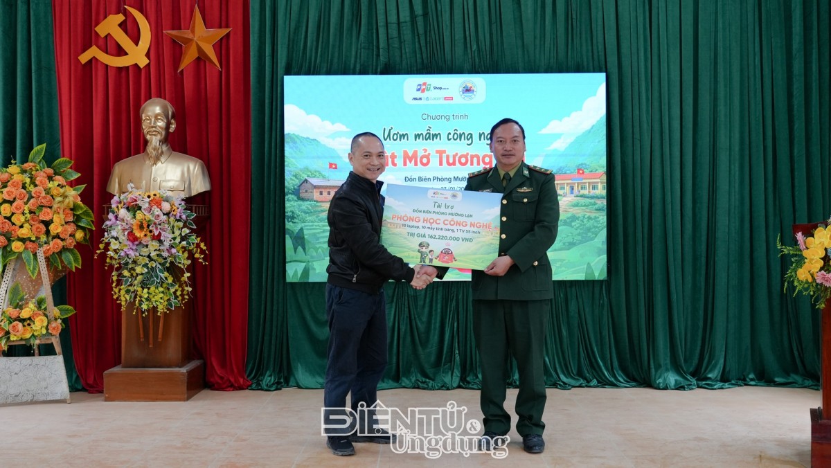 “Bật” Tết vùng biên