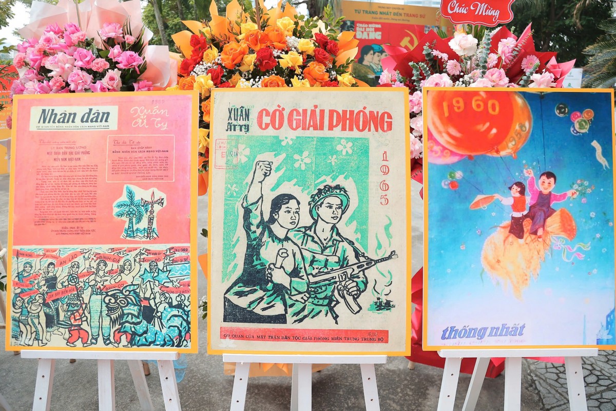 Hà Nội trưng bày hàng trăm bìa báo Xuân chào mừng Đại hội XIV của Đảng