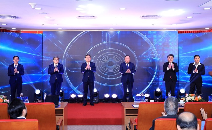 Hà Nội ra mắt Sàn Giao dịch công nghệ và Chợ Chuyển đổi số