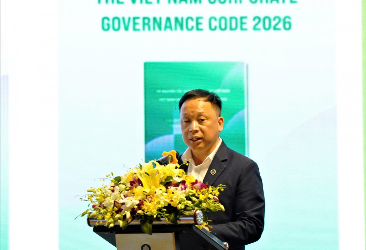 Ông Vũ Chí Dũng - Trưởng ban Pháp chế Đối ngoại trình bày nội dung của  Bộ nguyên tắc Quản trị Công ty Việt Nam 2026