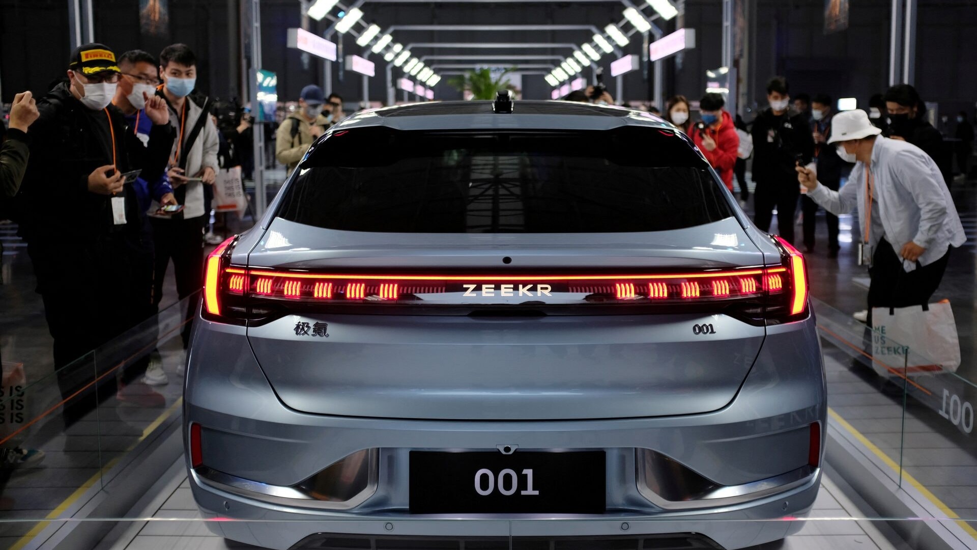 Các nhà sản xuất ô tô tính hướng phát triển bền vững, linh hoạt hơn