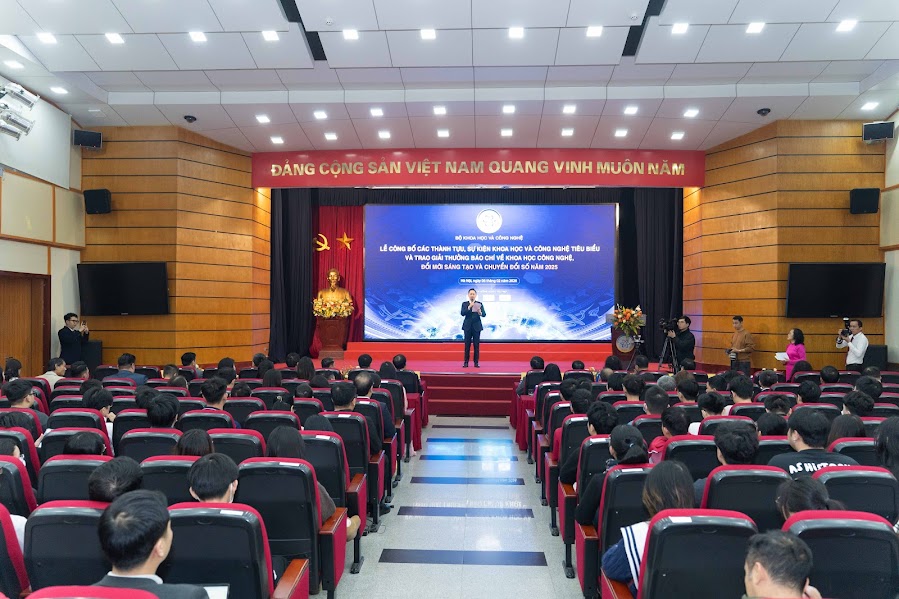 Vinh danh 22 tác phẩm báo chí xuất sắc về KHCN, ĐMST, CĐS- Ảnh 4.