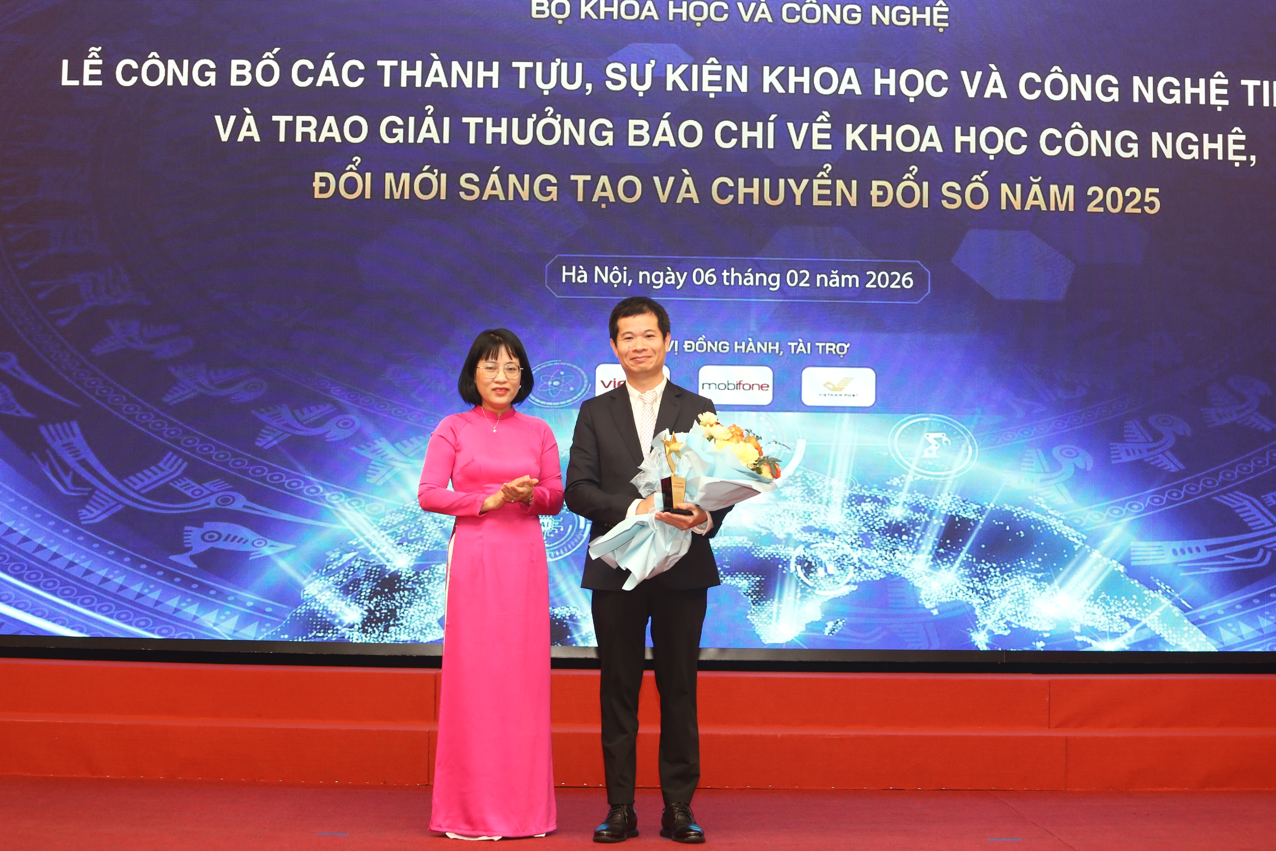 Vinh danh 22 tác phẩm báo chí xuất sắc về KHCN, ĐMST, CĐS- Ảnh 10.