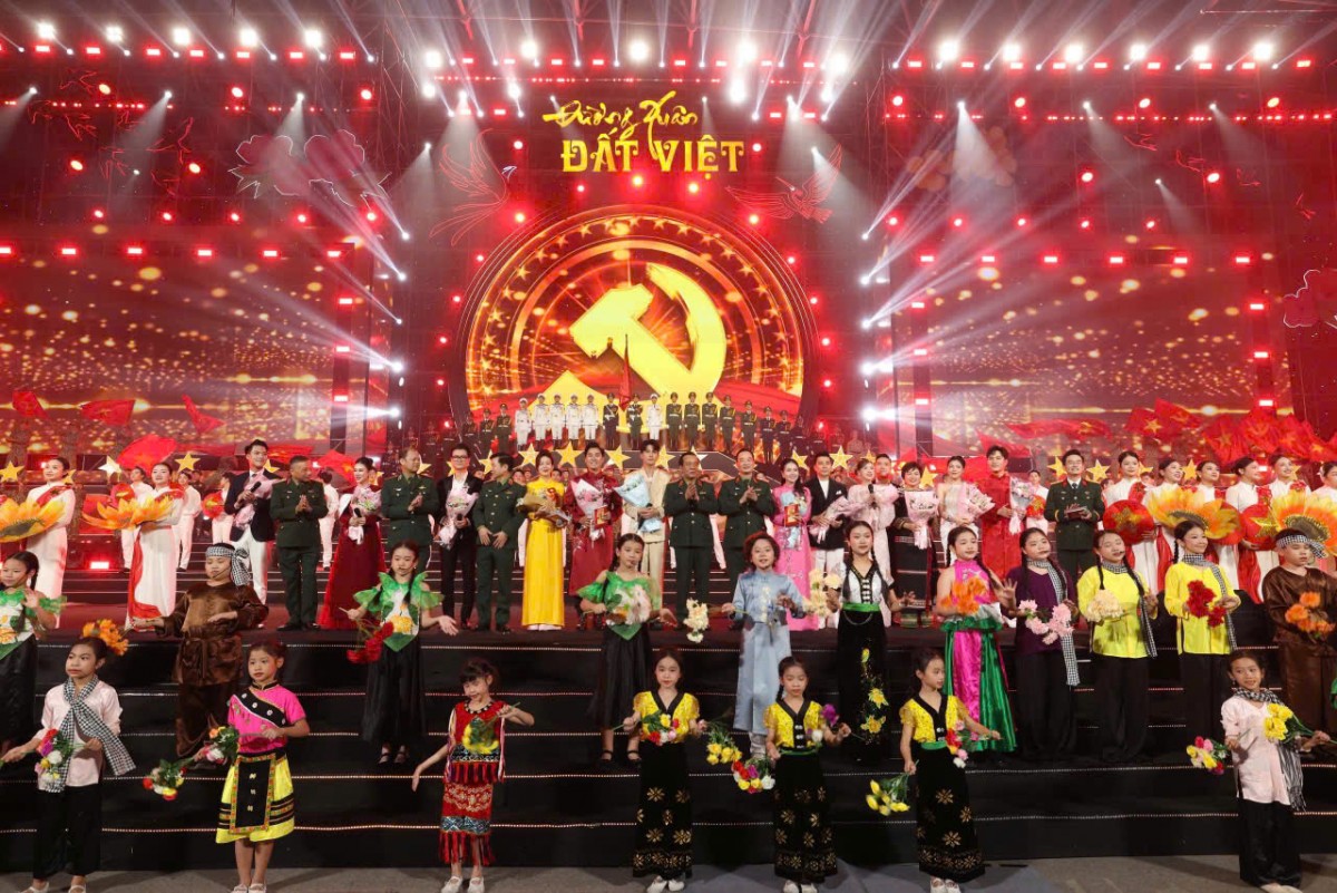 Hào khí mùa xuân hội tụ trong chương trình 'Đường xuân đất Việt 2026'