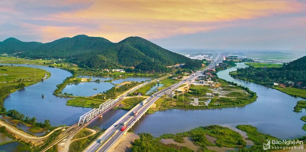 Khẩn trương sắp xếp đơn vị sự nghiệp, doanh nghiệp nhà nước, các hội quần chúng...