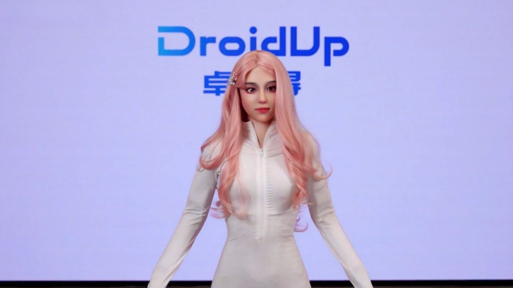 Robot Moya với vẻ ngoài giống người thật.