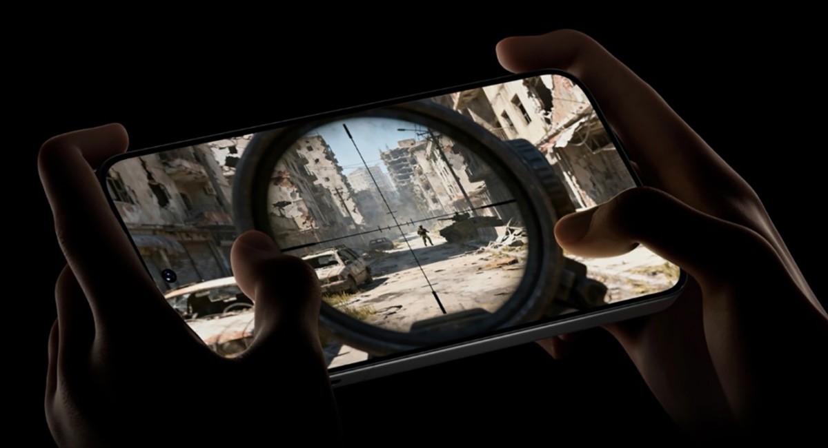 iQOO 15 Ultra sở hữu màn hình OLED LTPO phẳng 6,85 inch. Nguồn ảnh: vivo