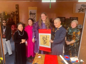 Kinh doanh chuỗi Cafe Việt 2026: 62% khách ngồi một mình, trà vượt cà phê