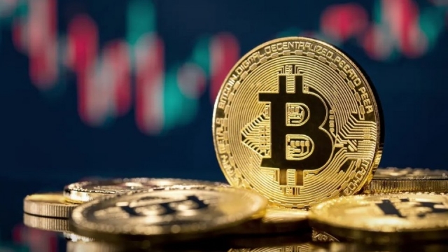 Bitcoin giảm hơn 3% khi các động thái áp thuế của TT Trump làm gia tăng bất ổn