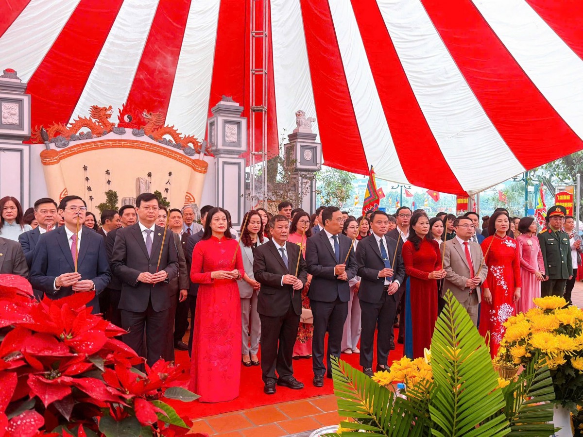 Hà Nội: Khai bút Xuân Bính Ngọ 2026 tại Đình thờ Chu Văn An, lan tỏa truyền thống hiếu học