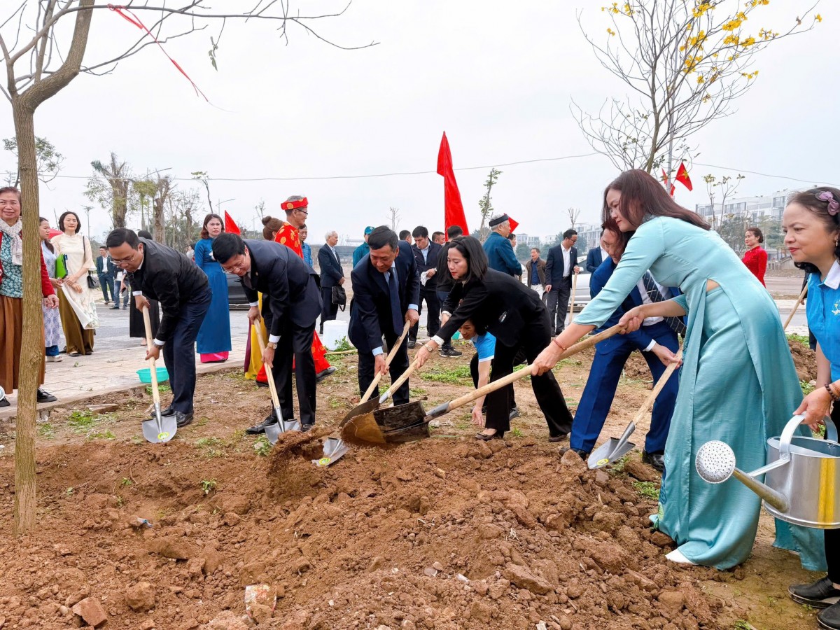 Hà Nội: Khai bút Xuân Bính Ngọ 2026 tại Đình thờ Chu Văn An, lan tỏa truyền thống hiếu học