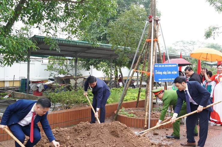 Phường Chương Mỹ phát động Tết trồng cây “Đời đời nhớ ơn Bác Hồ” Xuân Bính Ngọ 2026, phấn đấu trồng trên 5.000 cây xanh