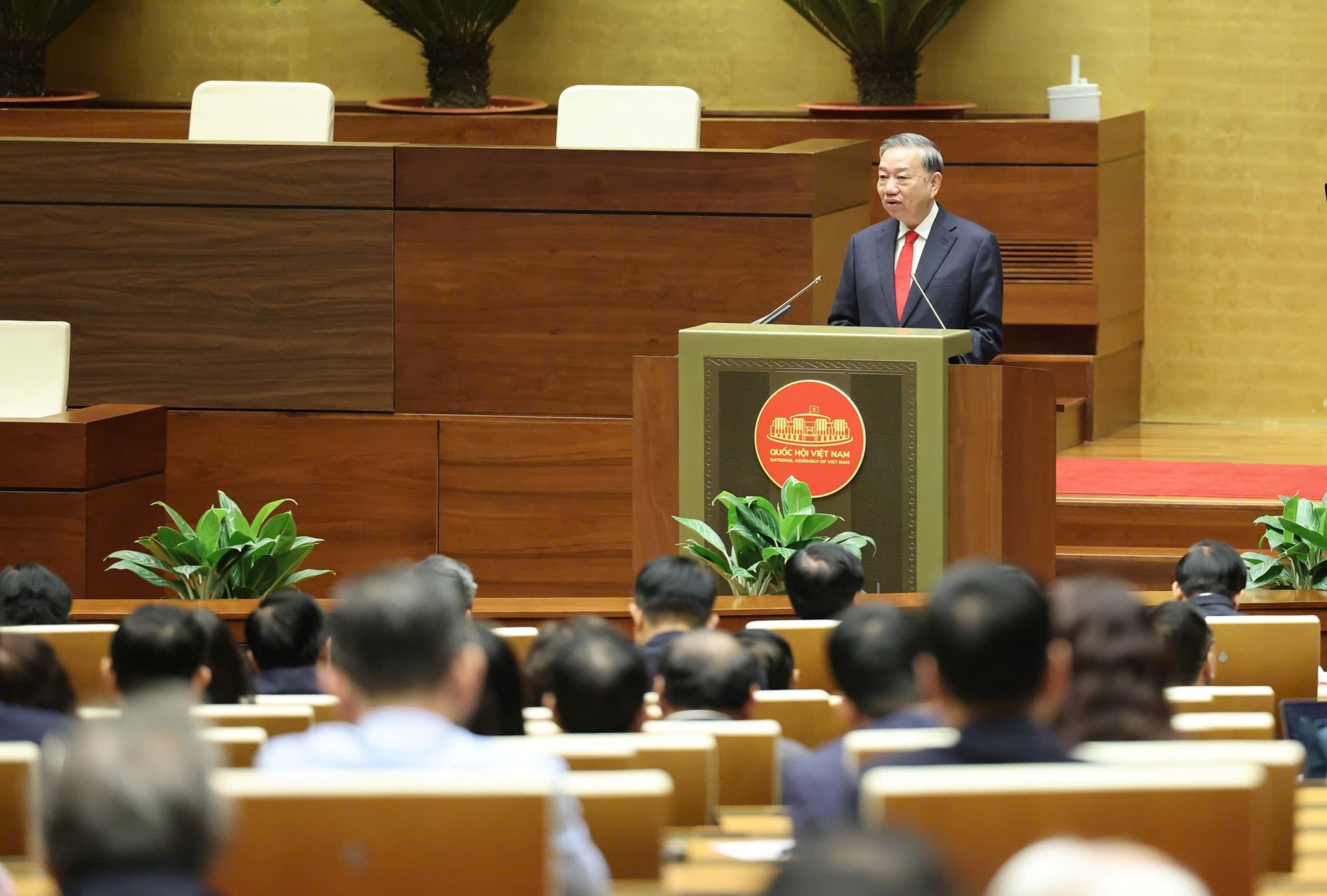 Tăng cường nội lực vật chất và củng cố nội lực tinh thần