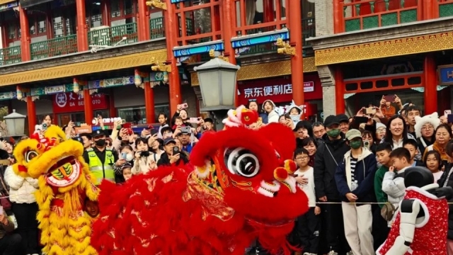 Chi tiêu dịp Tết Nguyên đán phát tín hiệu tích cực, Trung Quốc chưa vội tung gói kích thích lớn