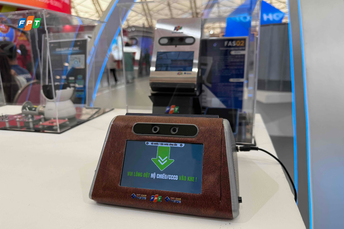 Sản phẩm FPT Semiconductor tại A80. Ảnh: FPT