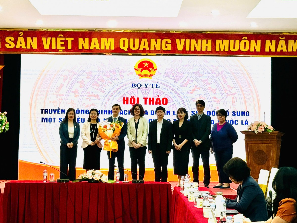 Bộ Y tế tổ chức Hội thảo sửa đổi Luật Phòng, chống tác hại của thuốc lá: Đề xuất cấm trưng bày, siết chặt thuốc lá điện tử Bộ Y tế tổ chức Hội thảo sửa đổi Luật Phòng, chống tác hại của thuốc lá: Đề xuất cấm trưng bày, siết chặt thuốc lá điện tử