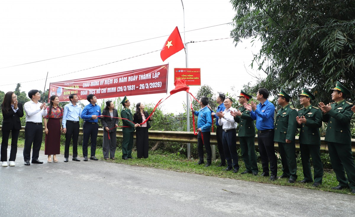 Nhiều hoạt động ý nghĩa tại chương trình “Tháng Ba biên giới” năm 2026 Tháng Ba biên giới 2026: Lan tỏa tinh thần yêu nước, trách nhiệm bảo vệ chủ quyền nơi tuyến đầu Hà Tĩnh Tối nay 27/2/2026, tại Đồn Biên phòng Cửa khẩu Cầu Treo (xã Sơn Kim 1, tỉnh Hà T Nhiều hoạt động ý nghĩa tại chương trình “Tháng Ba biên giới” năm 2026 Tháng Ba biên giới 2026: Lan tỏa tinh thần yêu nước, trách nhiệm bảo vệ chủ quyền nơi tuyến đầu Hà Tĩnh Tối nay 27/2/2026, tại Đồn Biên phòng Cửa khẩu Cầu Treo (xã Sơn Kim 1, tỉnh Hà T