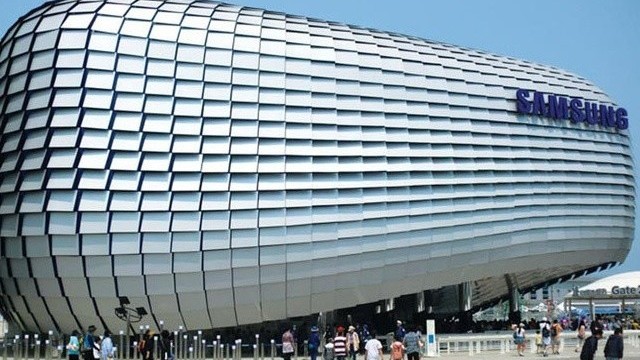 Samsung Electronics vượt mốc vốn hóa 1.000 tỷ USD nhờ cổ phiếu tăng mạnh