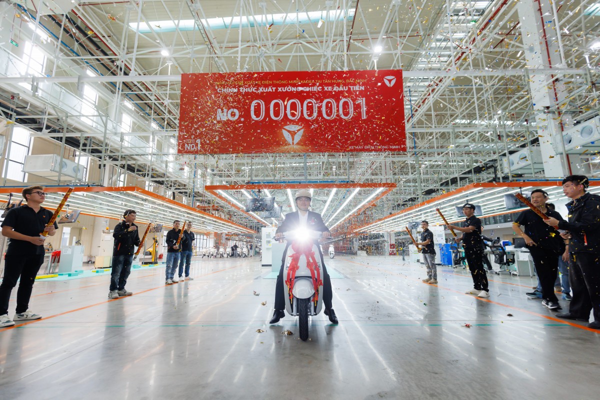 Xuất xưởng chiếc xe đầu tiên tư Nhà máy Bắc Ninh.
