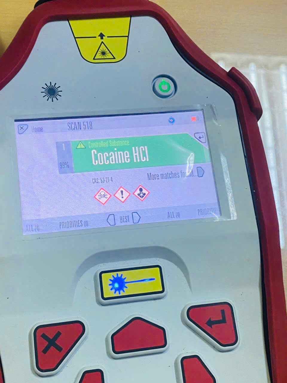 Bắt giữ 4,5 kg cocain từ Nam Mỹ quá cảnh qua Tân Sơn Nhất