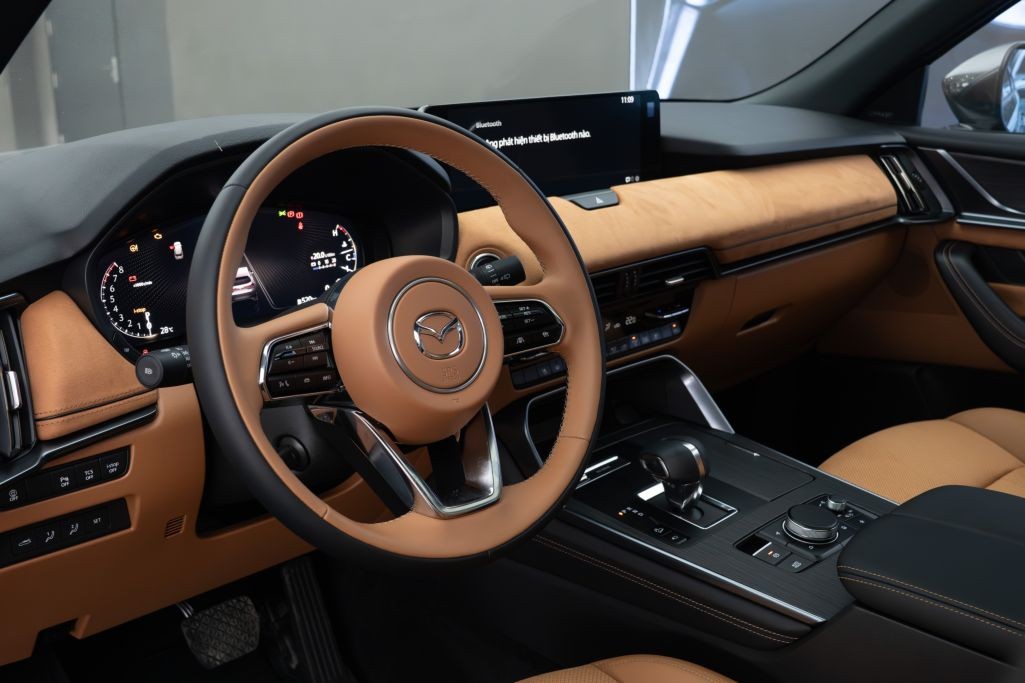 Mazda CX-90 chốt giá bán tại Việt Nam: SUV 7 chỗ hạng sang với mức giá 2,479 tỷ đồng