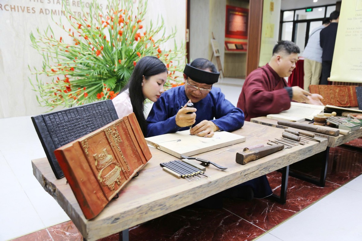 'Thưởng lãm Châu phê - Lưu dấu Mộc bản' kết hợp công nghệ số với trải nghiệm thực 'Thưởng lãm Châu phê - Lưu dấu Mộc bản' kết hợp công nghệ số với trải nghiệm thực