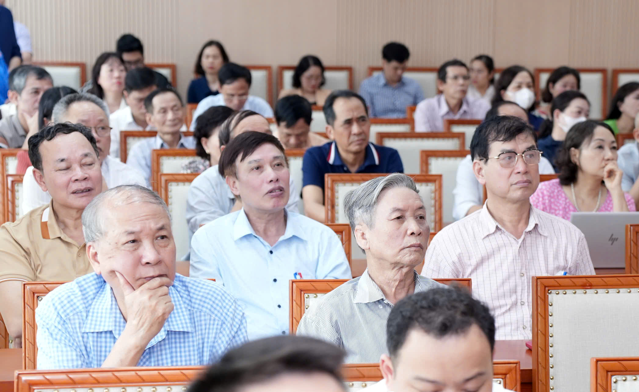 Chủ tịch HĐND Thành phố Phùng Thị Hồng Hà và các ứng cử viên đại biểu Quốc hội tiếp xúc cử tri, vận động bầu cử- Ảnh 4.