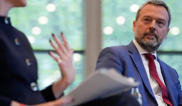 Giá dầu leo thang, ngân hàng trung ương toàn cầu đứng trước bài toán lạm phát