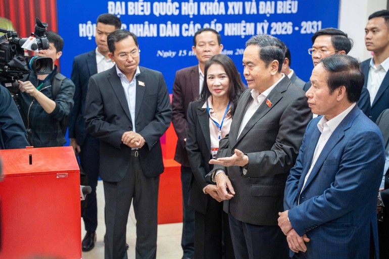 Chủ tịch Quốc hội Trần Thanh Mẫn kiểm tra công tác chuẩn bị bầu cử tại thành phố Hải Phòng, ngày 26/2/2026. (Ảnh: Media Quốc hội) Chủ tịch Quốc hội Trần Thanh Mẫn kiểm tra công tác chuẩn bị bầu cử tại thành phố Hải Phòng, ngày 26/2/2026. (Ảnh: Media Quốc hội)