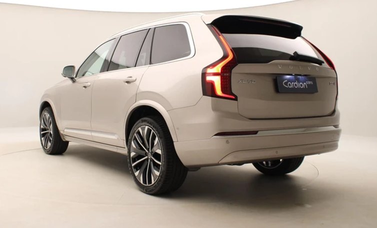 Volvo XC90 Ultra B5 mở đặt cọc tại Việt Nam với mức giá thấp hơn bản xe cũ Volvo XC90 Ultra B5 mở đặt cọc tại Việt Nam với mức giá thấp hơn bản xe cũ