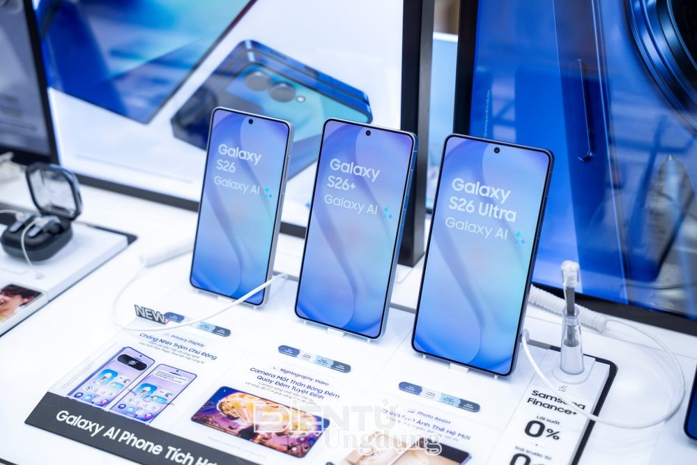 Di Động Việt trả hàng sớm Galaxy S26 Series