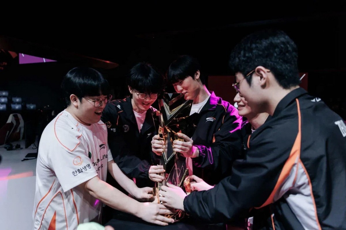 HLE là vô địch First Stand 2026