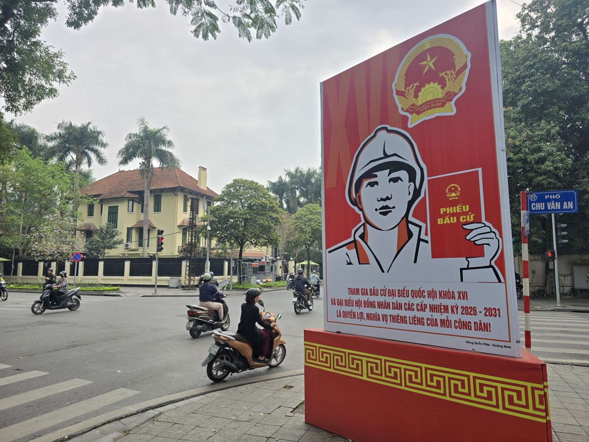 Hà Nội trang hoàng rực rỡ trước ngày hội lớn của toàn dân 15/3