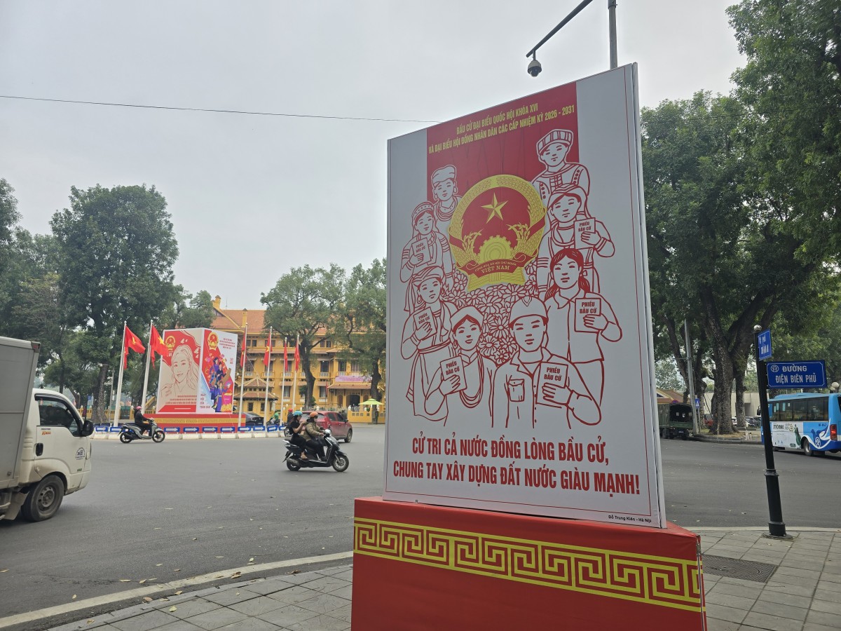 Hà Nội trang hoàng rực rỡ trước ngày hội lớn của toàn dân 15/3