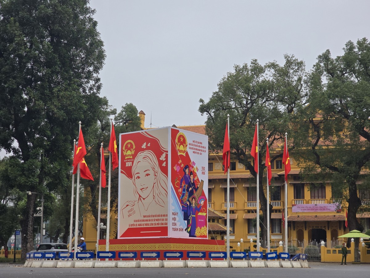 Hà Nội trang hoàng rực rỡ trước ngày hội lớn của toàn dân 15/3