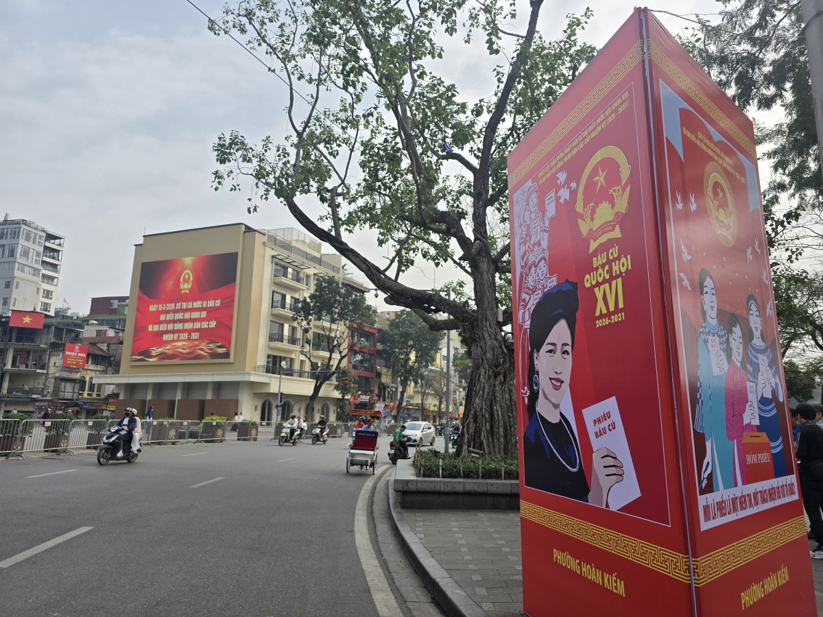 Hà Nội trang hoàng rực rỡ trước ngày hội lớn của toàn dân 15/3