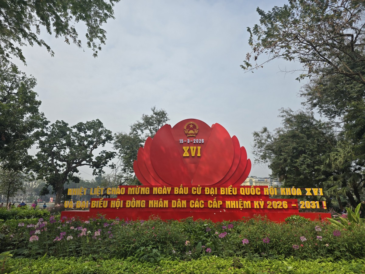 Hà Nội trang hoàng rực rỡ trước ngày hội lớn của toàn dân 15/3