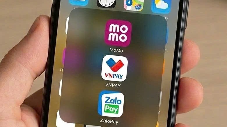Vì sao nhiều người dùng bất ngờ không dùng được momo, zalopay