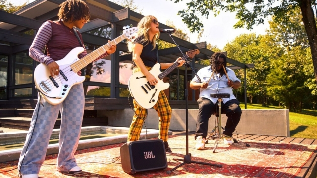 JBL ra mắt bộ đôi loa di động BandBox tích hợp AI hoàn toàn mới