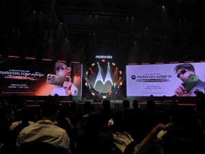 Motorola ra mắt bộ đôi siêu phẩm mới