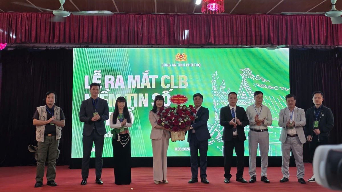 Ra mắt Câu lạc bộ 